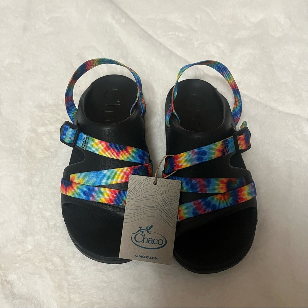 New Chaco kids sandals size 4